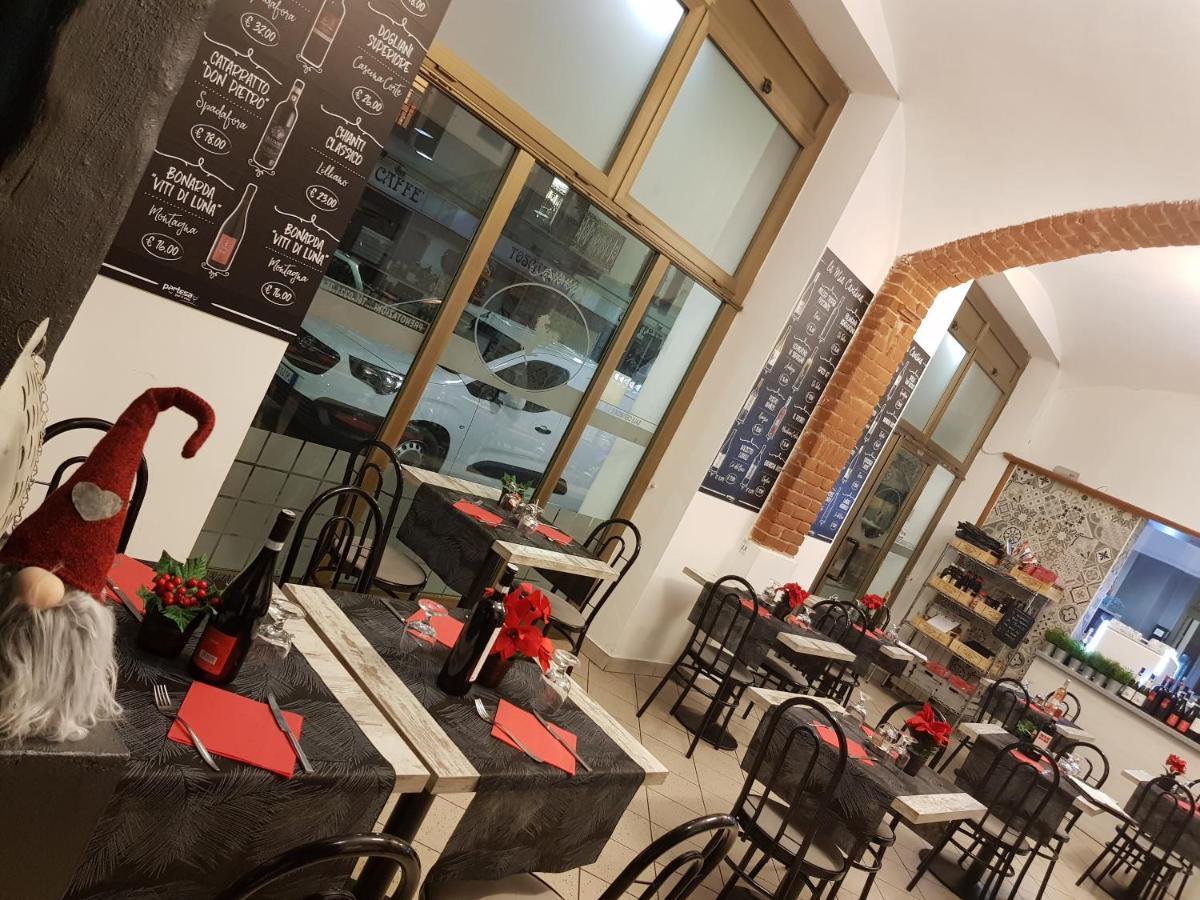 Cavallo Bianco Novara Esterno foto